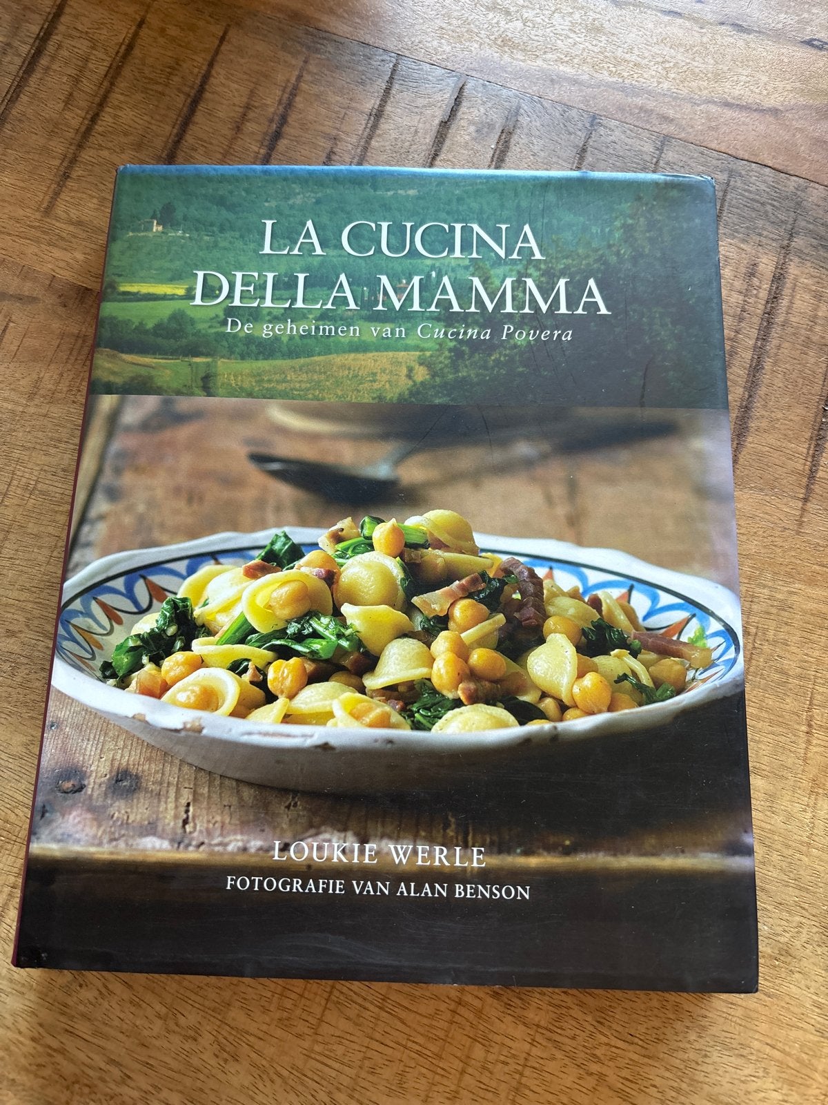 La Cucina Della Mamma - De geheimen van Cucina Povera, Boeken, Ophalen of Verzenden, Zo goed als nieuw, Italië