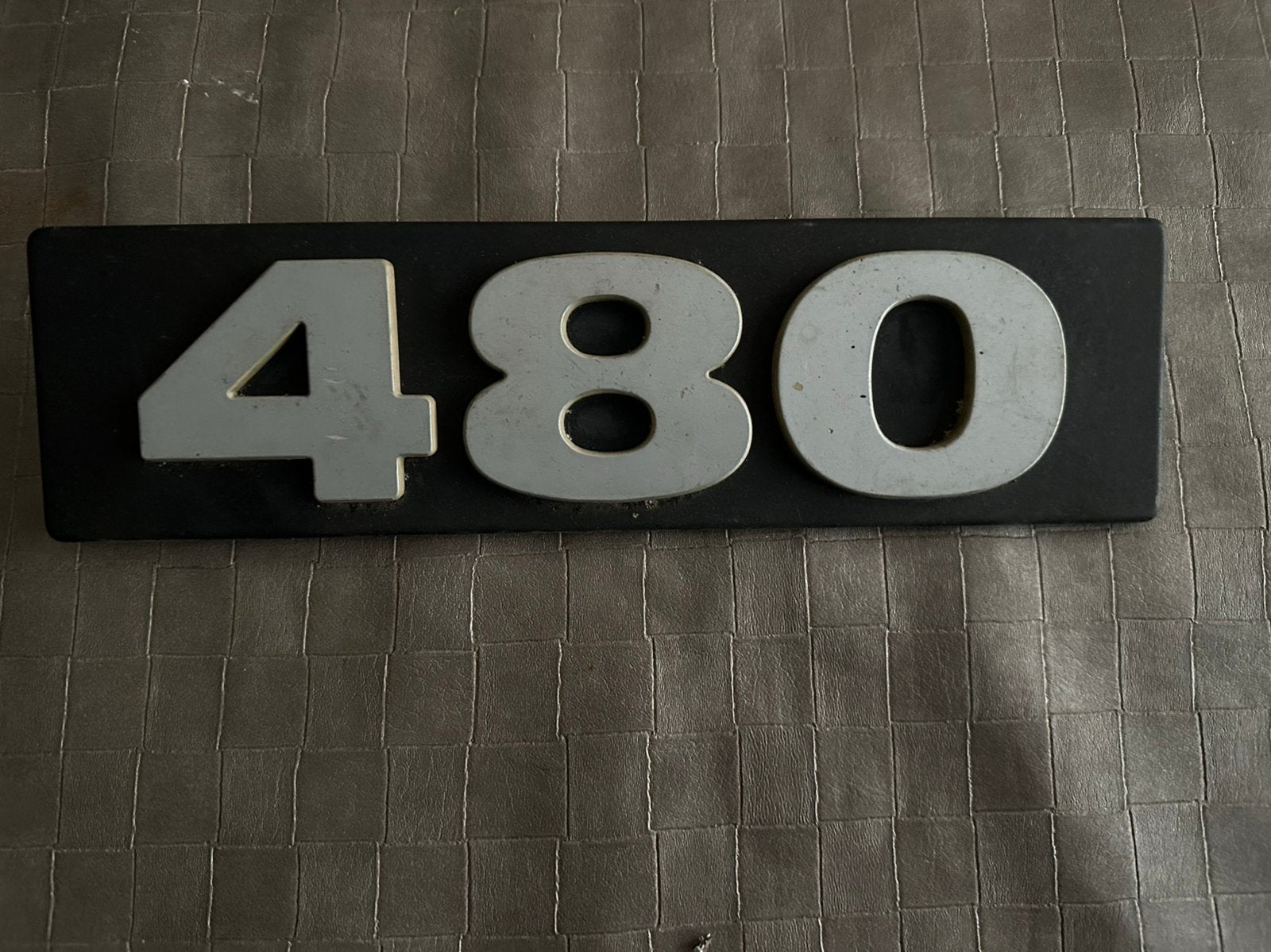 Scania v8  4 serie grill logo 480, Ophalen