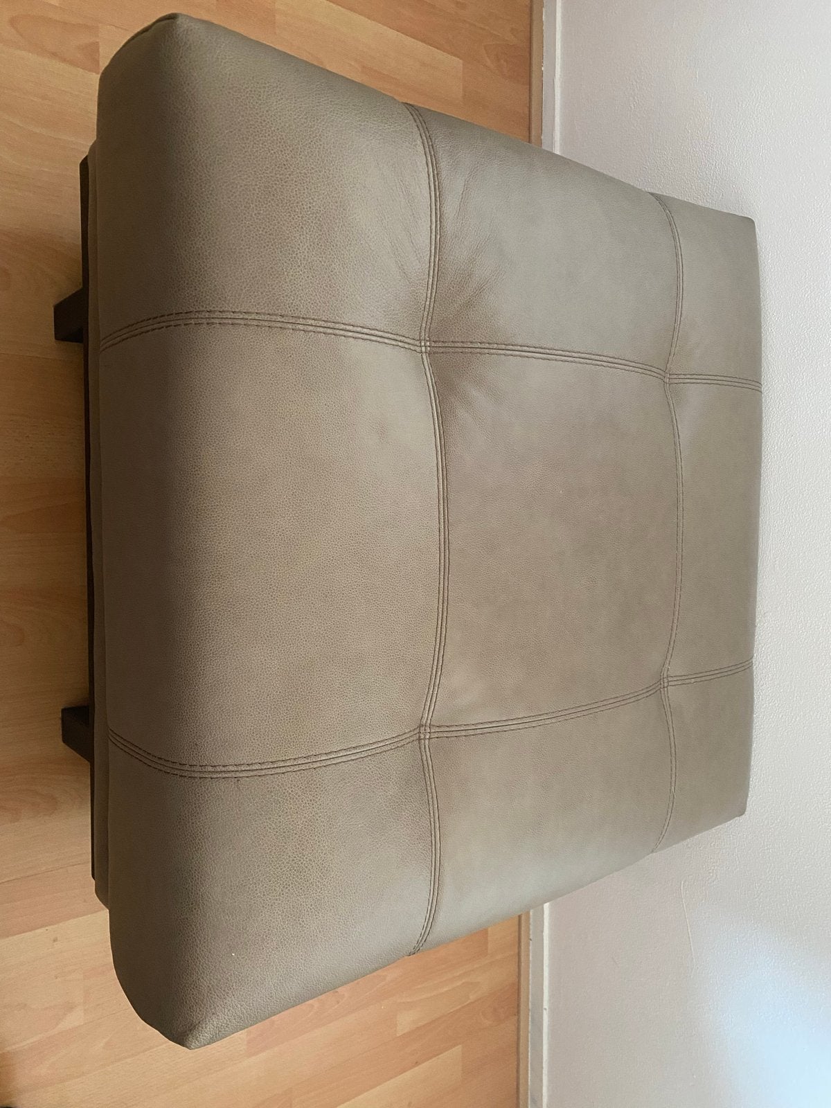 Leren hocker 80x80 cm, hoogte 43 cm, Ophalen, Gebruikt, Vierkant, Leer