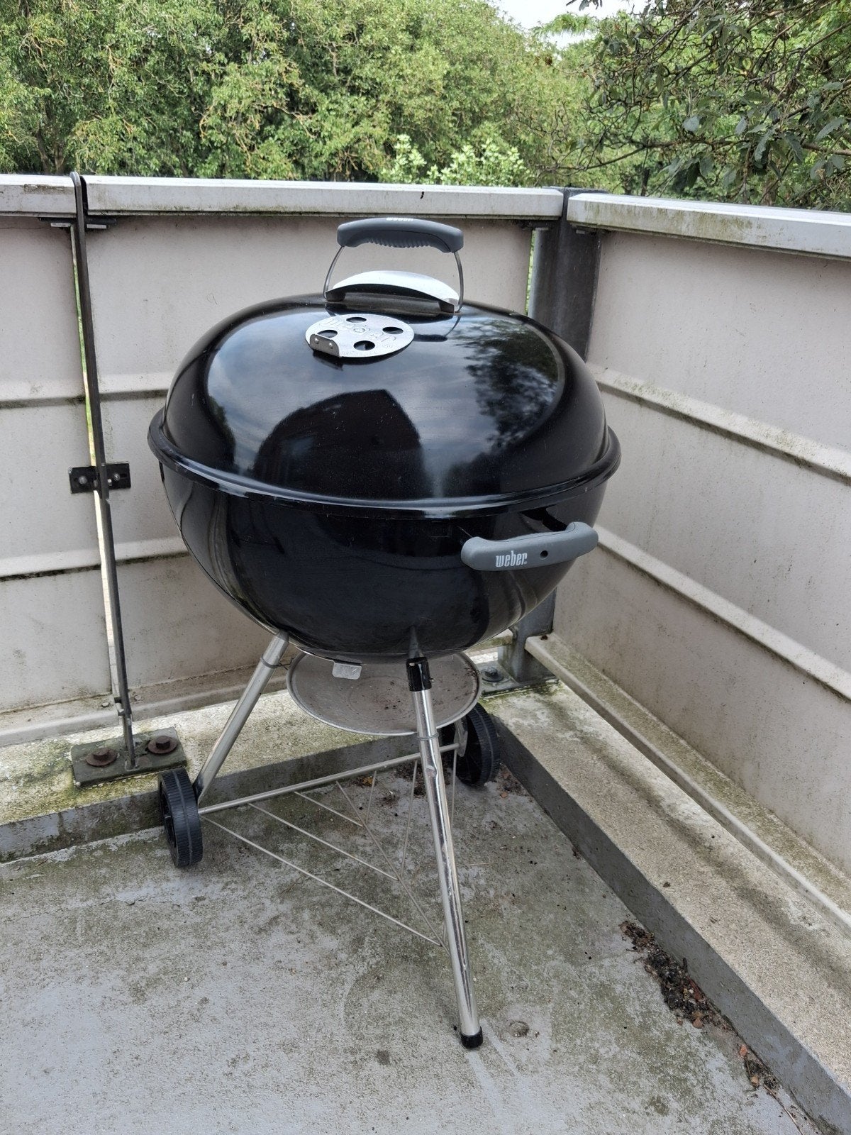 Weber barbecue 57 cm, Ophalen, Zo goed als nieuw