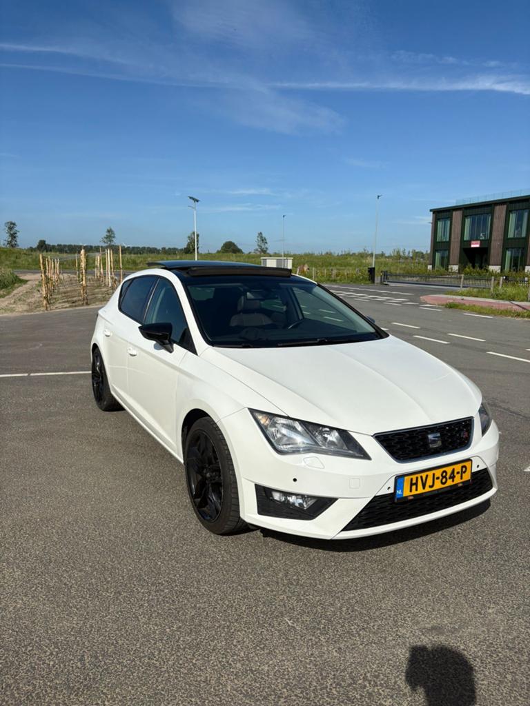 Seat Leon 1.4 TSI 92KW 2014 Wit, Auto's, Seat, Particulier, Leon, Benzine, Hatchback, Handgeschakeld, Geïmporteerd, Wit, Voorwielaandrijving