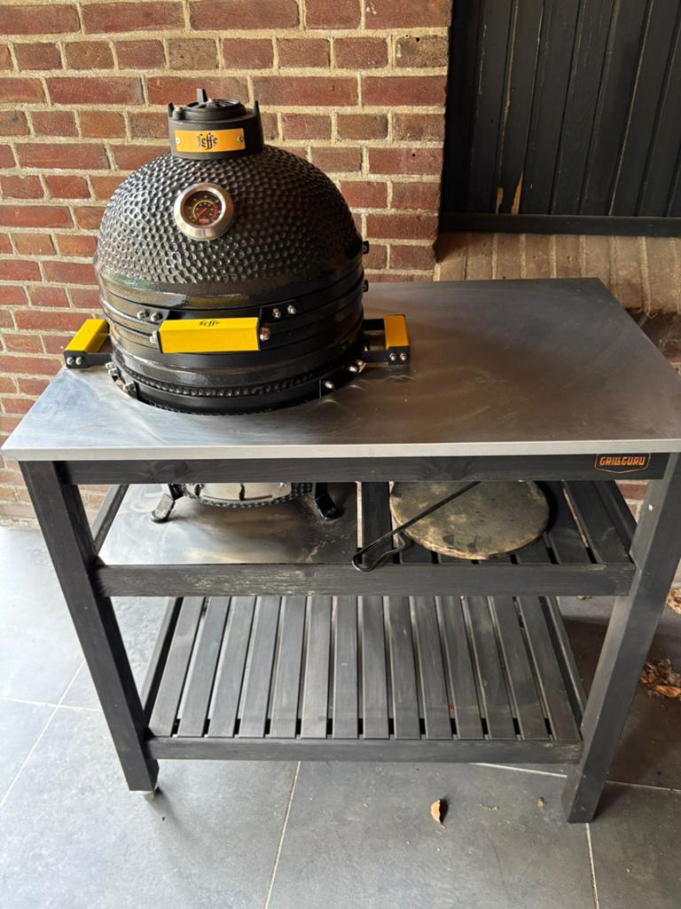 Kamado van leffe met werkbank van grill guru, Ophalen, Gebruikt