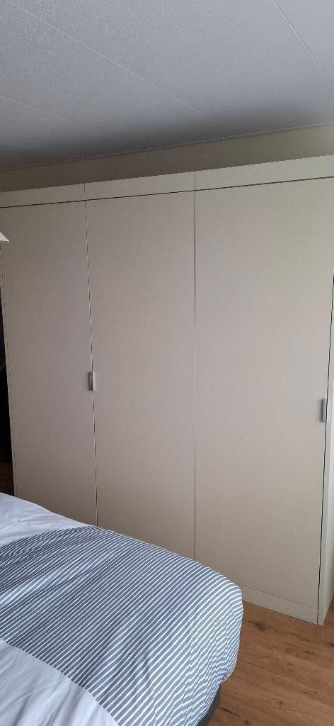 Pastoe  3 deurslinnenkast, Gebruikt, Overige materialen, 200 cm of meer, Pastoe modern