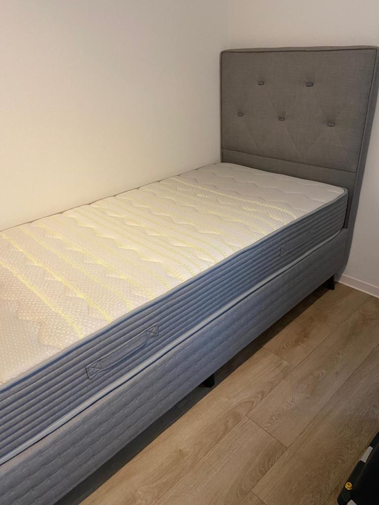 Single person box spring with storage space and mattress, Ophalen, 90 cm, Eenpersoons, Zo goed als nieuw