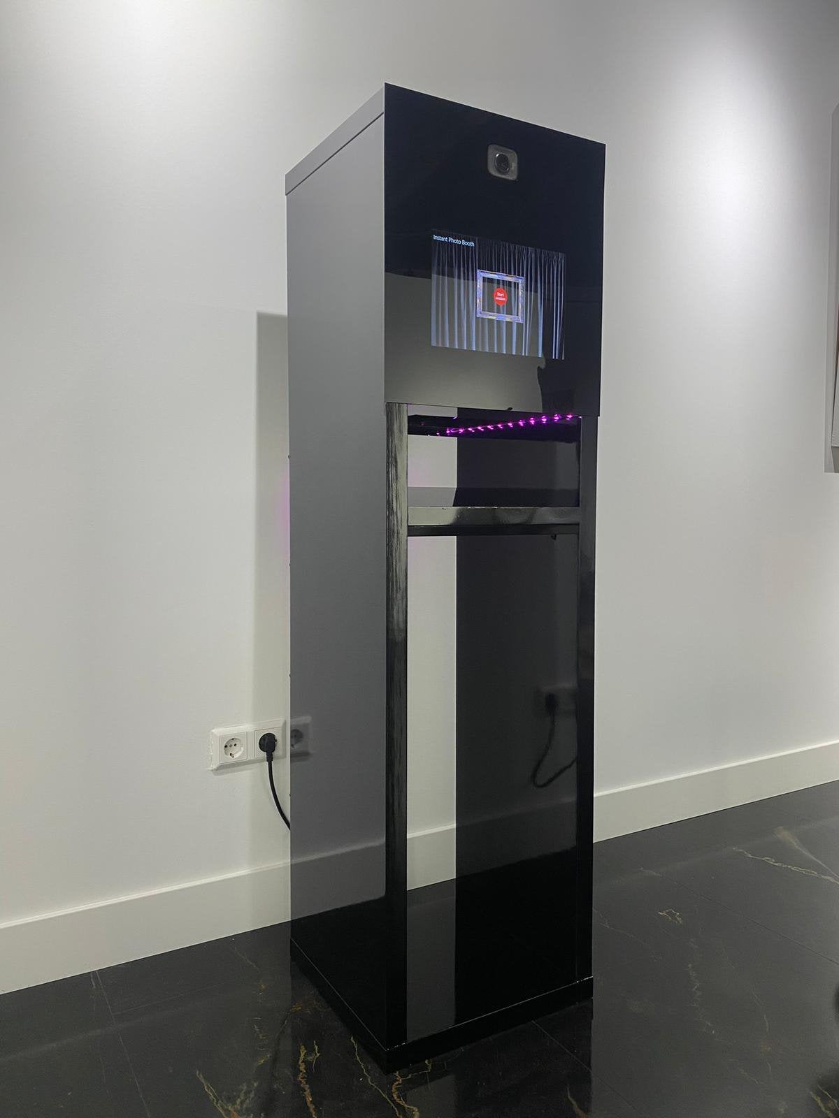 Glans Zwarte Photobooth – Verhuur Klaar, Ophalen, Nieuw
