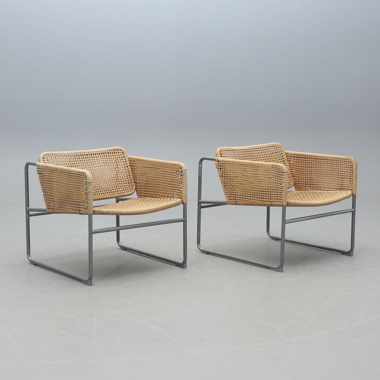 Piet Hein Eek  |  twee fauteuils, Ophalen, Zo goed als nieuw, Industrieel met een knipoog naar vroeger