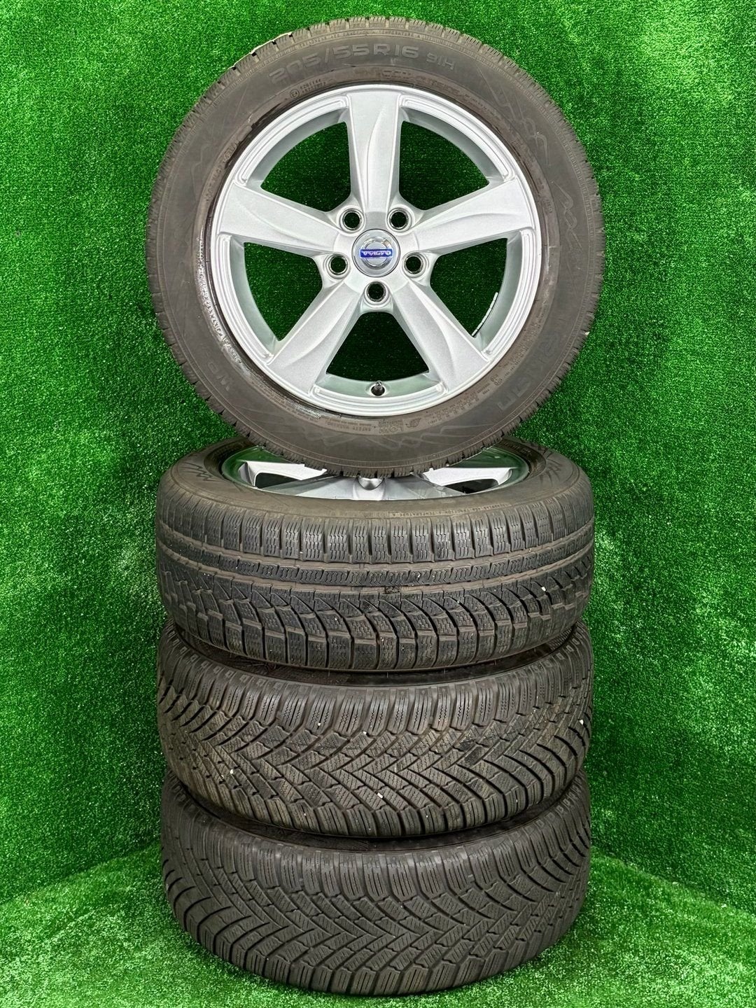 Originele 16 inch Volvo velgen met winterbanden V40, Gebruikt, -, Banden en Velgen, -