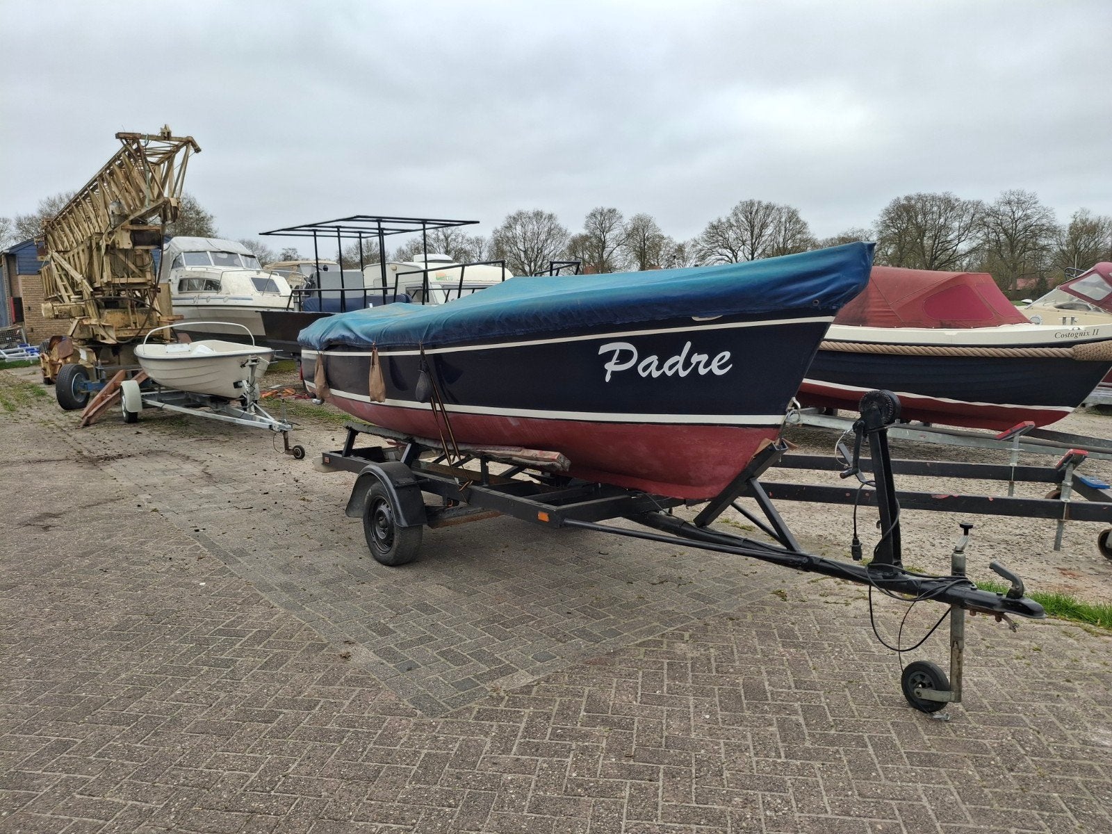 Polyester sloep 5 meter diesel en trailer slechts 3800 euro, Watersport en Boten, Ophalen, Elektrische start, Binnenboordmotor