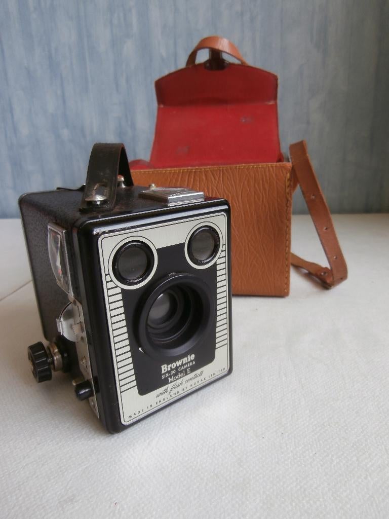 Oud vintage Brownie fototoestel van Kodak in near mint staat, Ophalen of Verzenden, Zo goed als nieuw, Compact, Kodak