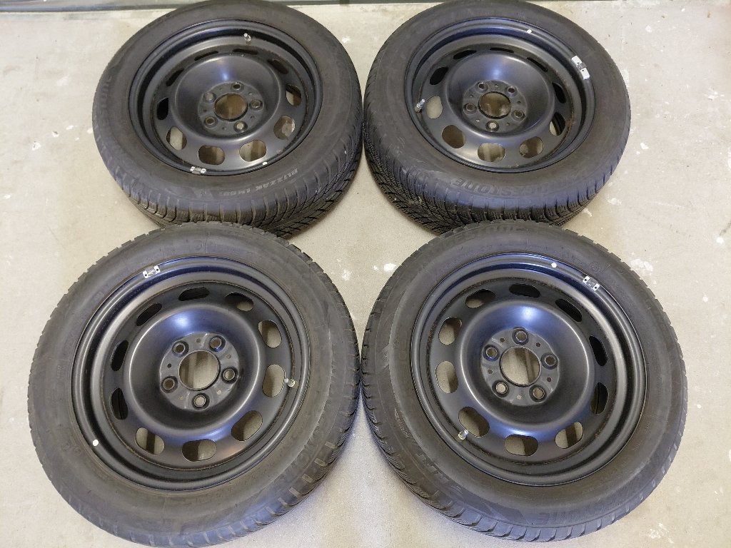 16 inch velgen met winterbanden BMW 1-serie F20 / F21, Auto diversen, Ophalen