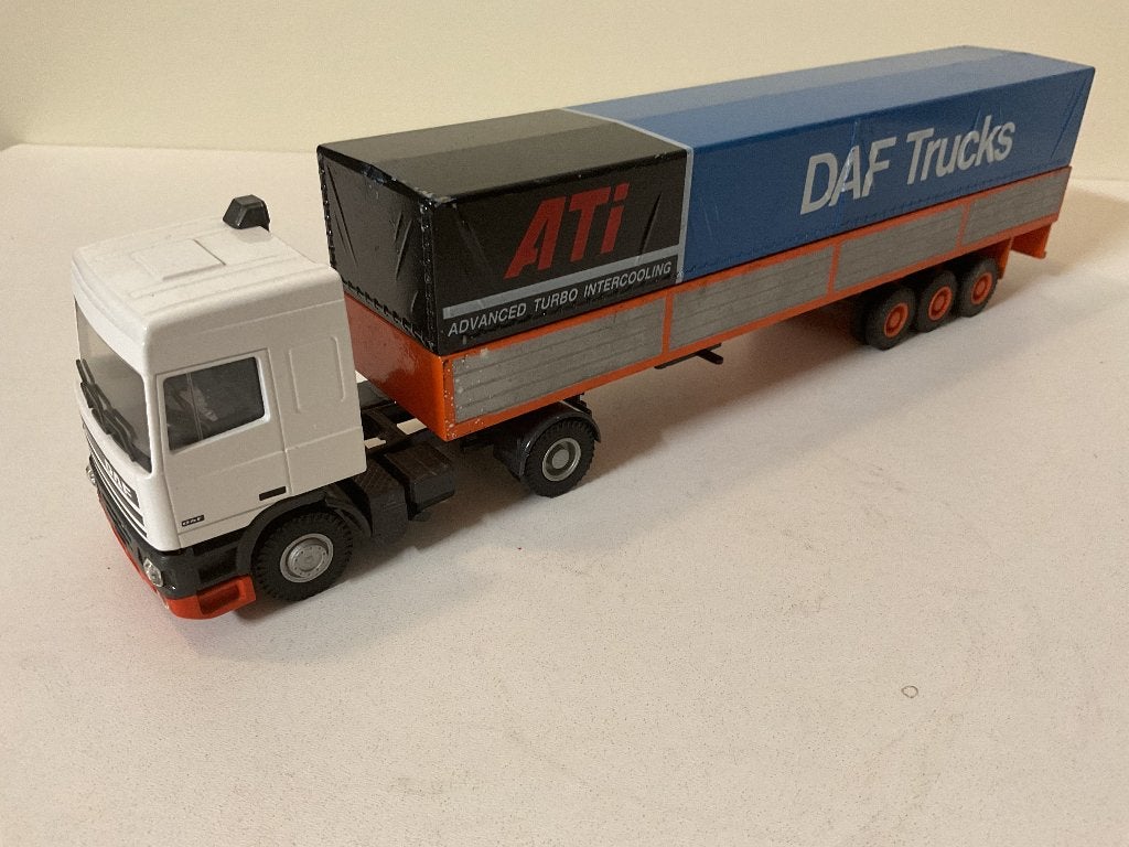 Lion Car DAF 95.400 met oplegger, Ophalen of Verzenden, Gebruikt, Bus of Vrachtwagen, Overige merken