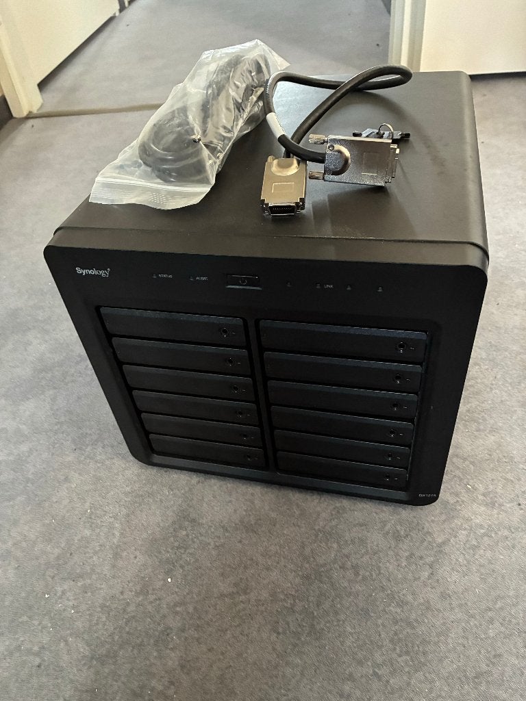 Synology DX1215 – 12‑bay uitbreiding – compleet & werkend, Ophalen, Gebruikt, Minder dan 4 GB, Hot swappable onderdelen