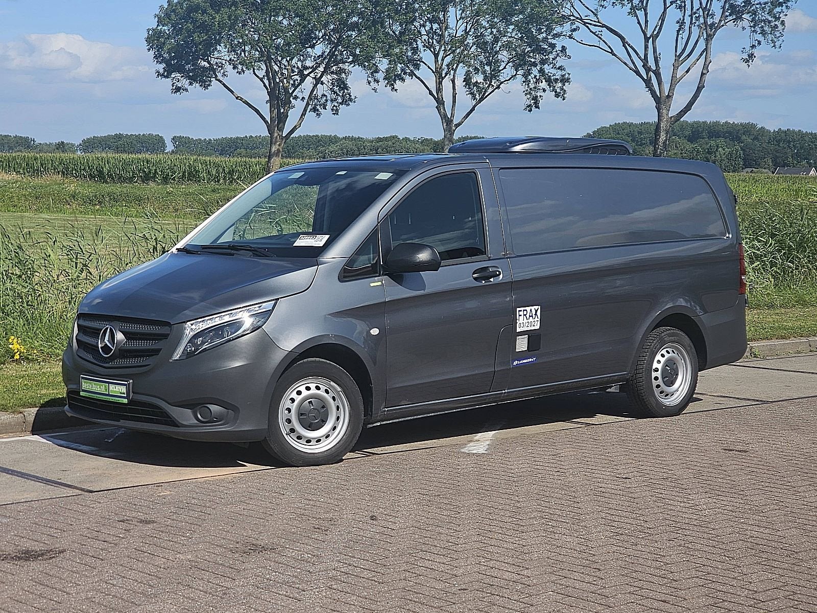 MERCEDES-BENZ VITO 110 l2 koelwagen led!, Auto's, Gebruikt, Euro 6, Zwart, Bedrijf