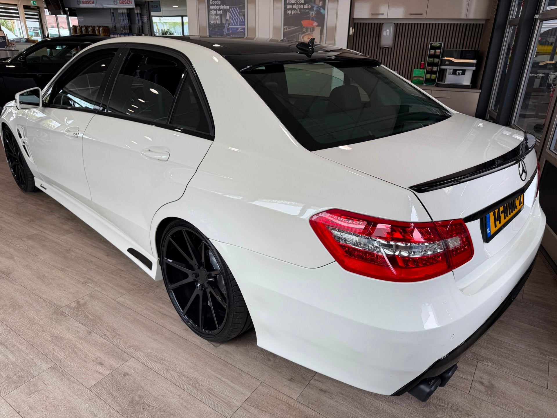 Mercedes-Benz E-klasse E 500 Lorinser Origineel geleverd, Auto's, Achterwielaandrijving, Gebruikt, 8 cilinders, Xenon verlichting