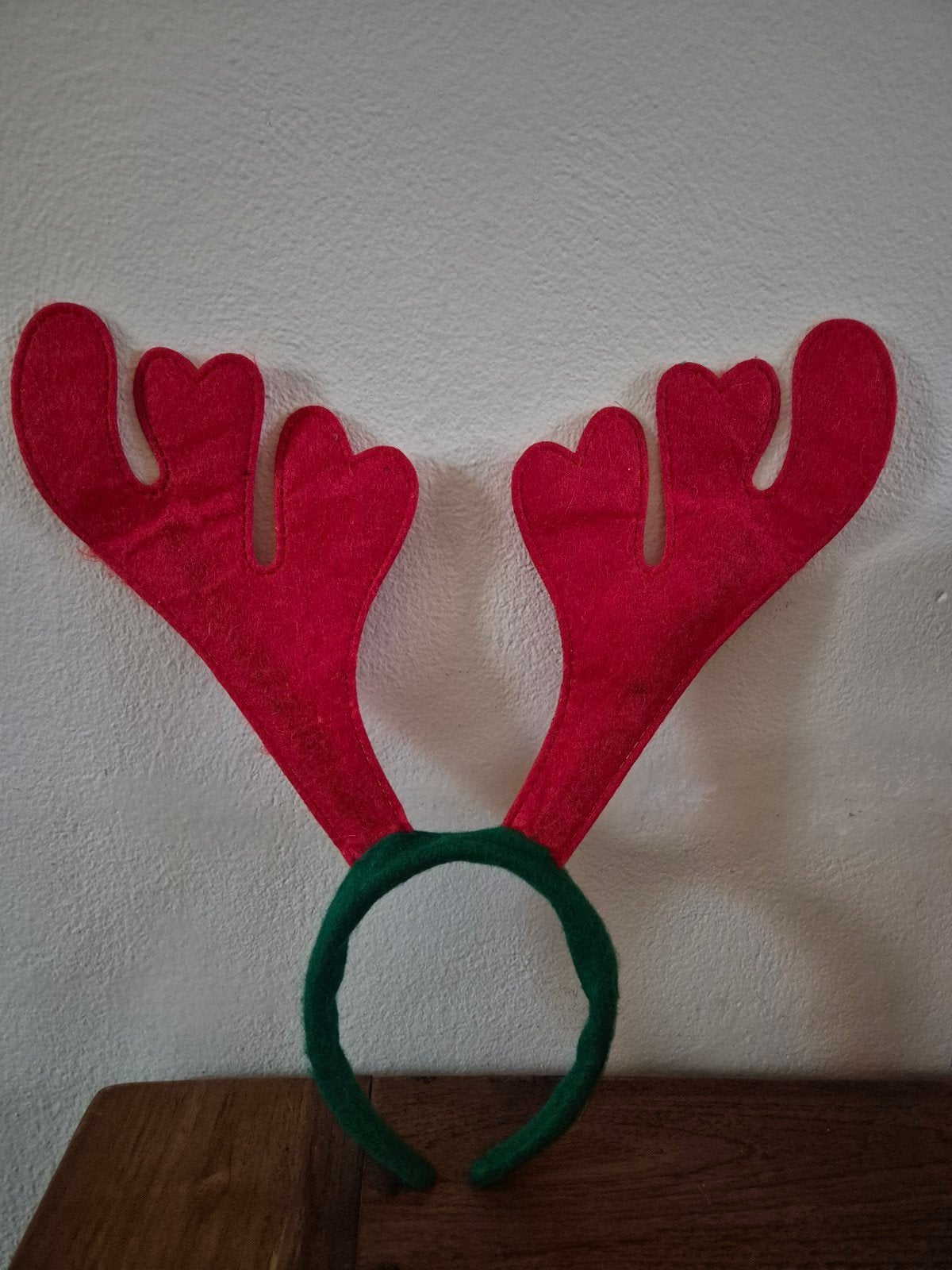 Leuke kerst diadeem met rood rendier gewei, Ophalen of Verzenden, Zo goed als nieuw