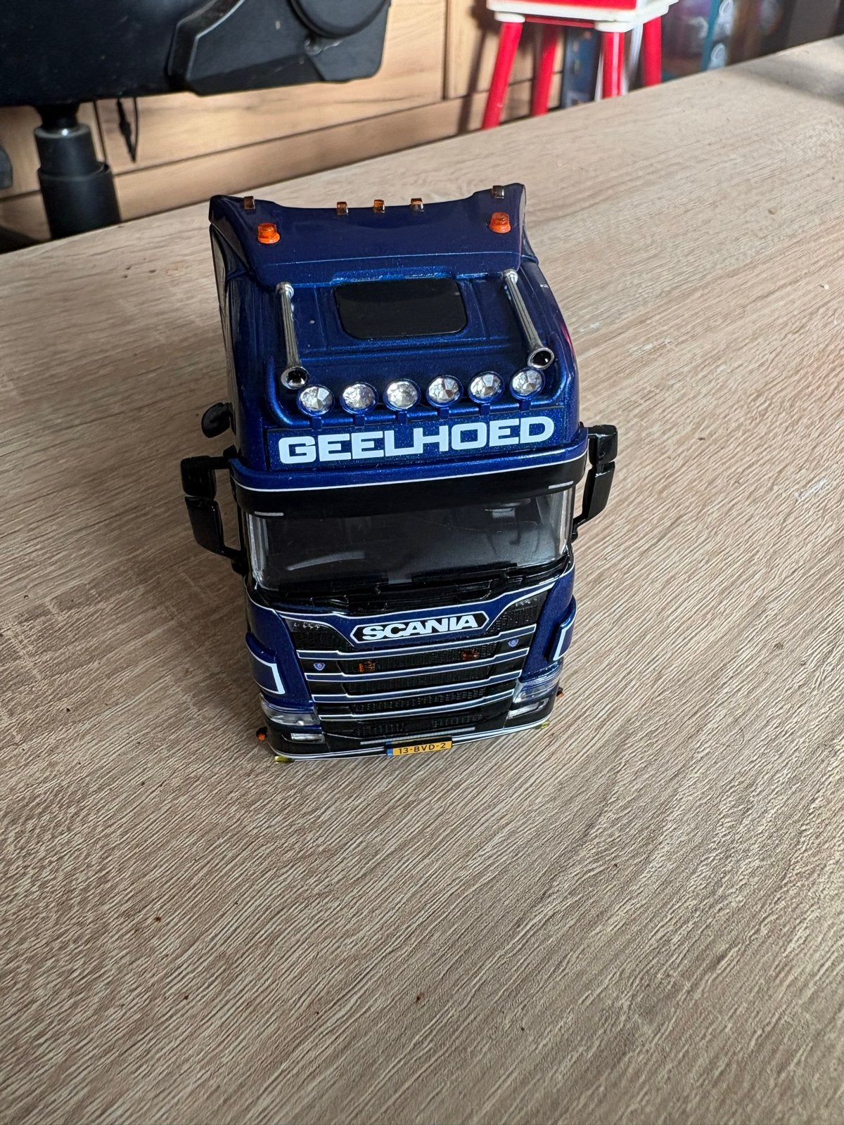 WSI Geelhoed Scania model inclusief doos en certificaat, Ophalen of Verzenden, Zo goed als nieuw, Motor