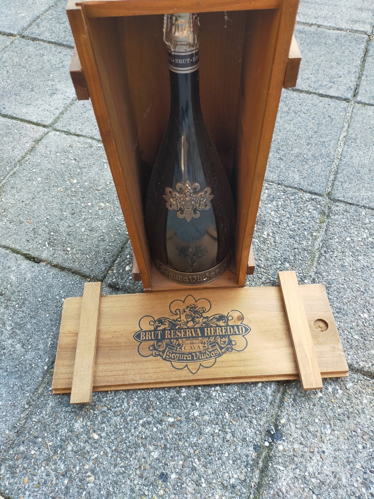 brut gevuld in kist, Verzamelen, Ophalen, Frankrijk, Champagne