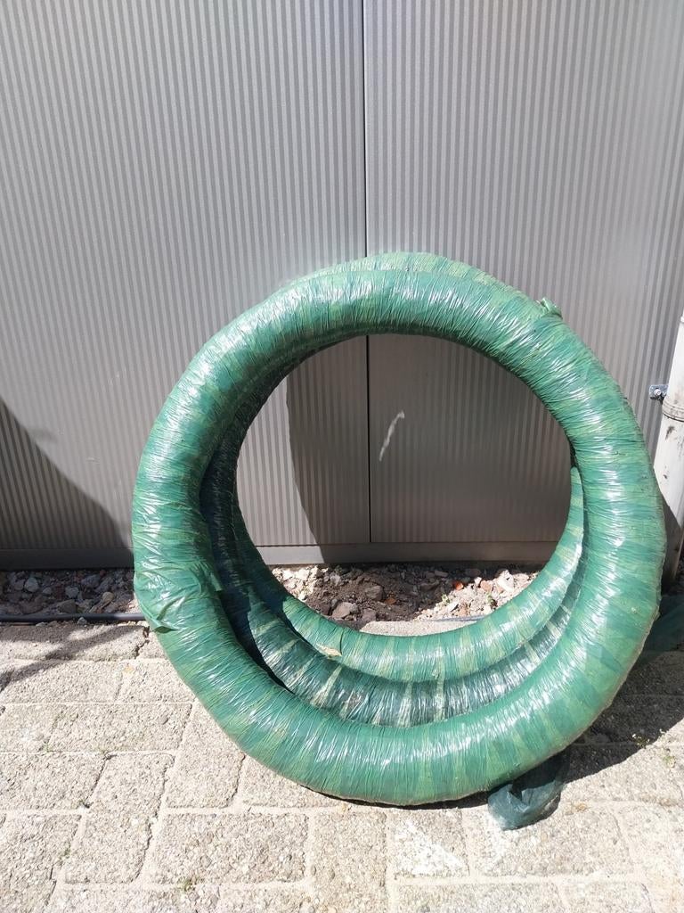 Grote kransen. Stro . 70 en 80 cm. De laatste., Ophalen, Afvoer, Rvs, Minder dan 2 meter