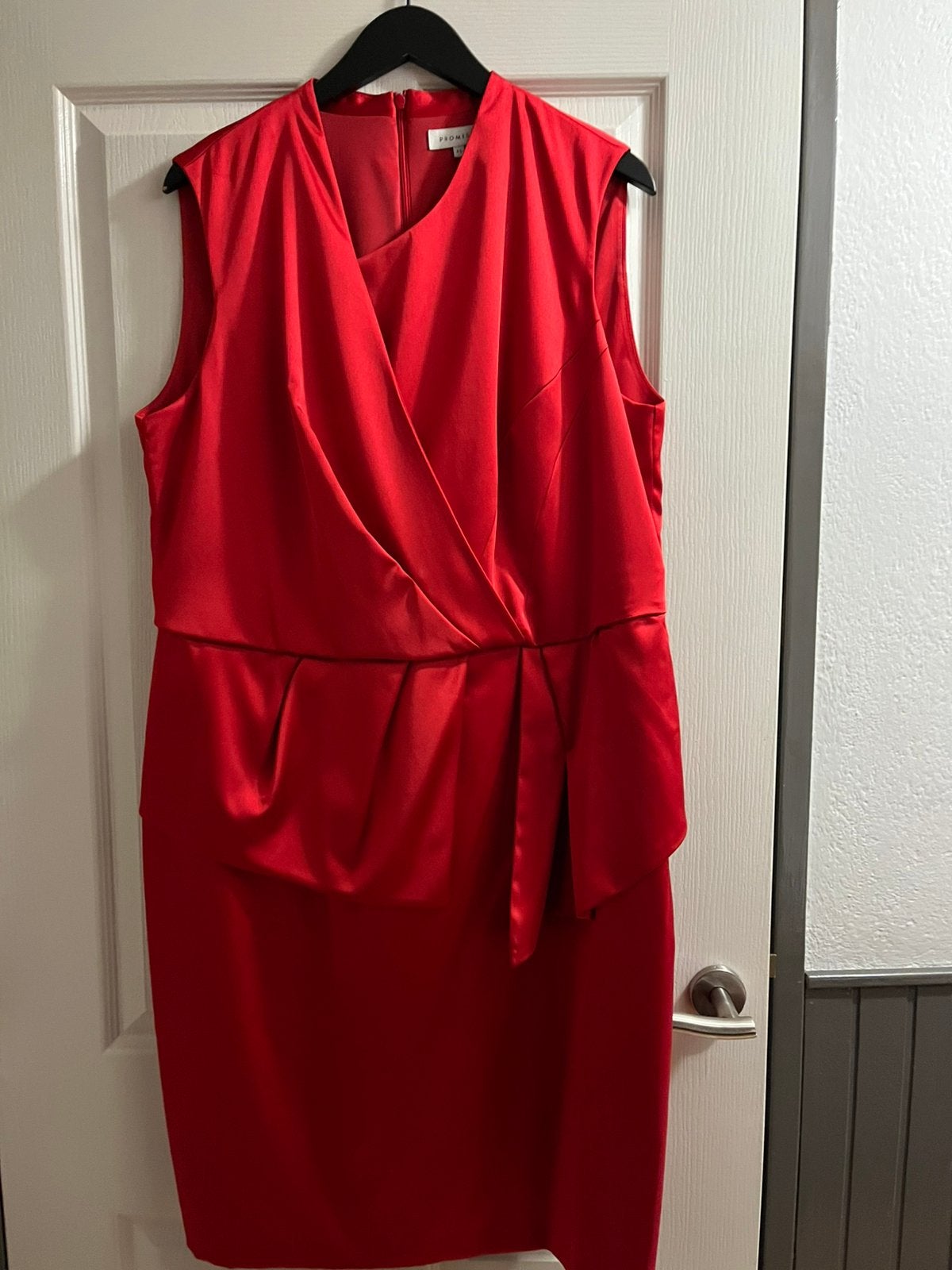 Gave rode Jurk Promiss maat 46, Maat 46/48 (XL) of groter, Nieuw, Ophalen of Verzenden, Knielengte
