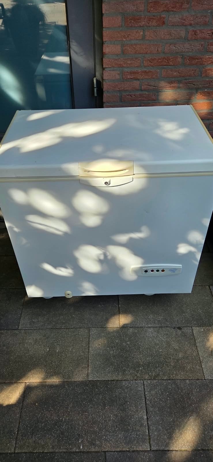 Vrijstaande vrieskist - Zo goed als nieuw, Vrieskist, Minder dan 85 cm, Ophalen of Verzenden, Zo goed als nieuw