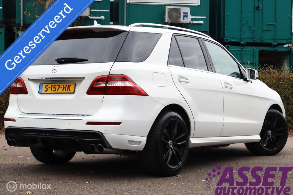 Mercedes ML500 V8 AMG | panoramadak | 360-camera | trekhaak, Auto's, Euro 5, Gebruikt, 8 cilinders, 138 €/maand