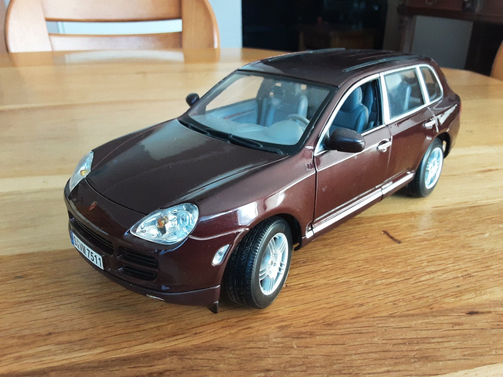 Maisto Porsche Cayenne S 1/18 - Bruin, Ophalen of Verzenden, Zo goed als nieuw