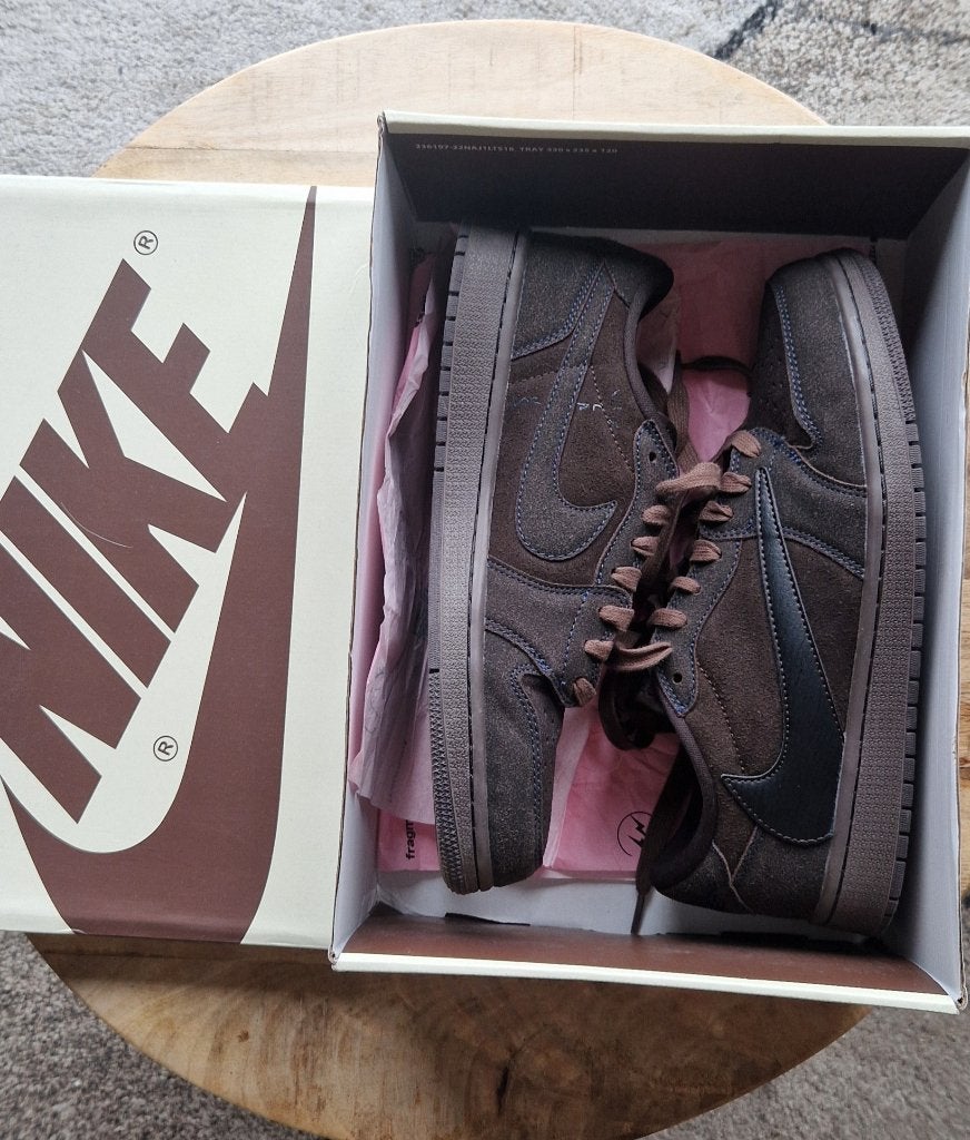 Nike x Travis Scott - maat 43, Bruin, Nike, Nieuw, Ophalen of Verzenden