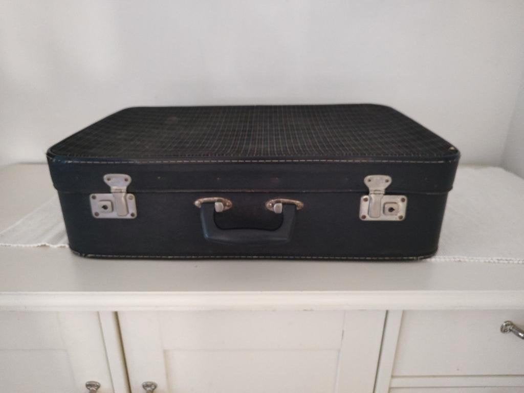 K412 VINTAGE zwarte jaren 60 koffer van geperst karton, Sieraden, Tassen en Uiterlijk, Koffers, 60 tot 70 cm, Overige materialen