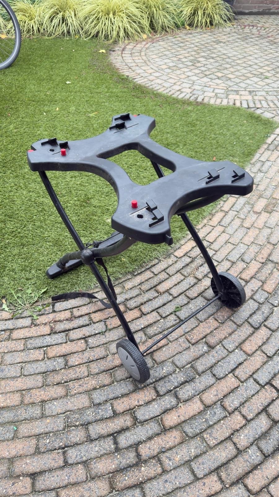 Weber BBQ houder / onderstel met wielen, Ophalen, Gebruikt