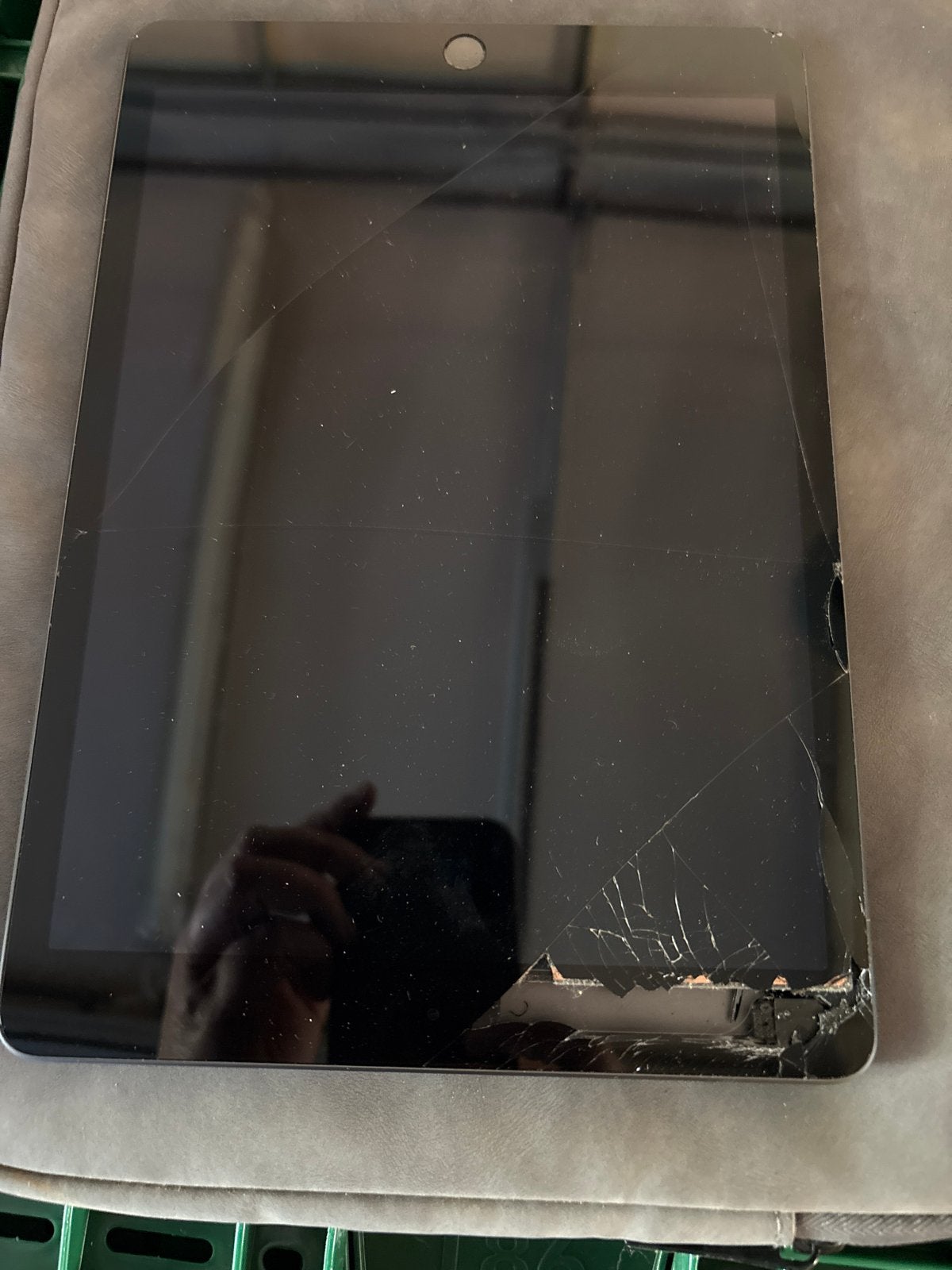 Apple iPad met gebarsten scherm - voor onderdelen, Computers en Software, 10 inch, 32 GB, Apple iPad, Ophalen of Verzenden