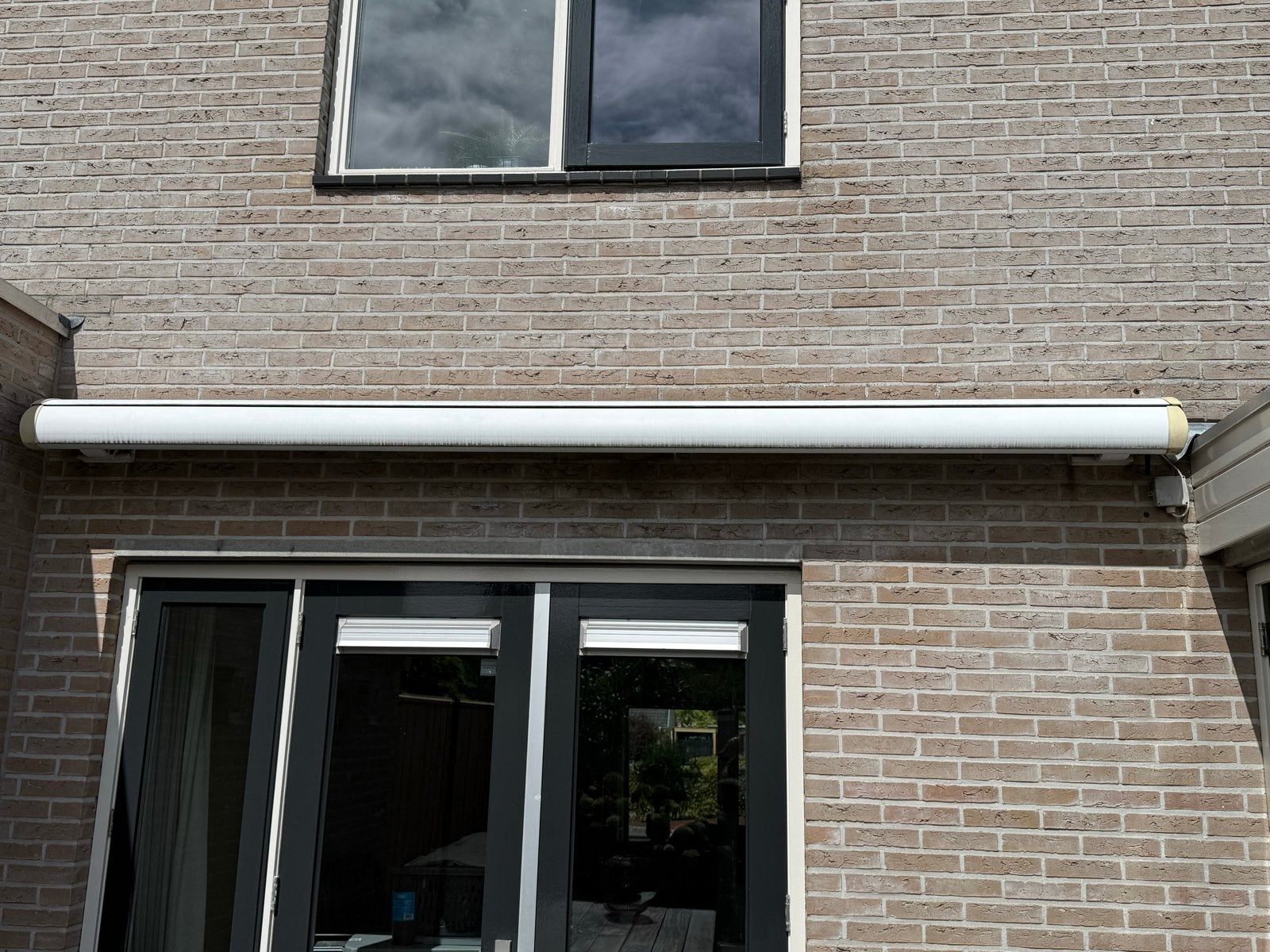 Zonnescherm knikarmscherm elektrisch - zwart/wit gestreept, Ophalen, Gebruikt, Elektrisch, 150 tot 300 cm