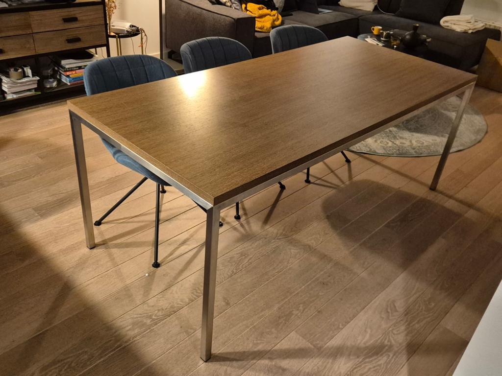 Eetkamer tafel donker hout met RVS onderstel, Huis en Inrichting, Tafels | Eettafels, Ophalen, Gebruikt, 50 tot 100 cm, 150 tot 200 cm