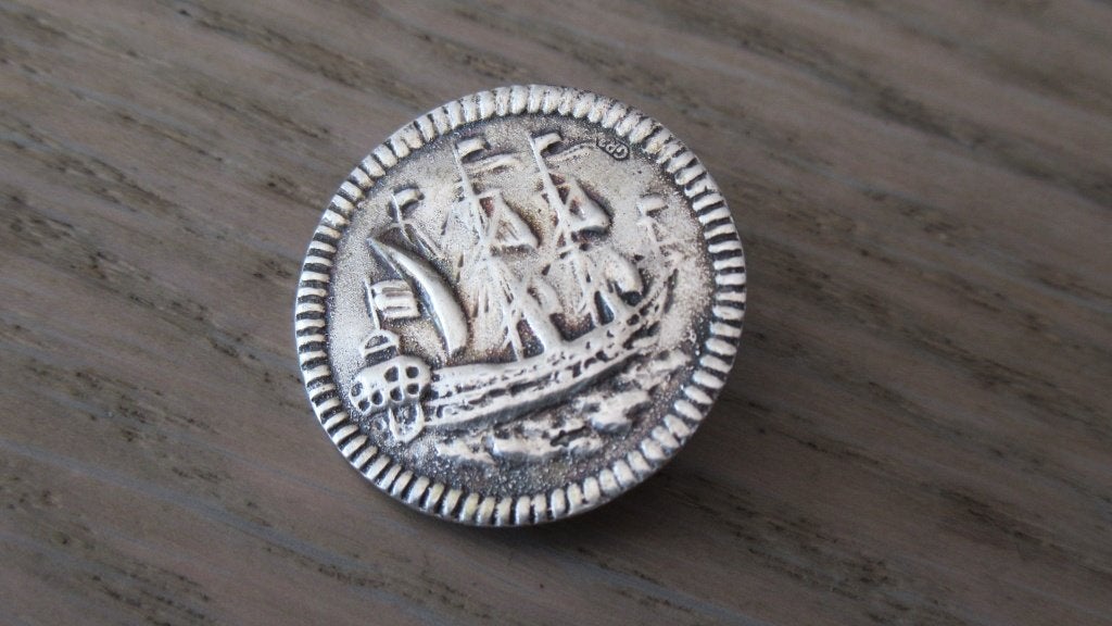 Zilveren knoop 18/e eeuw afb VOC  koopvaardijschip, Ophalen of Verzenden, Zilver
