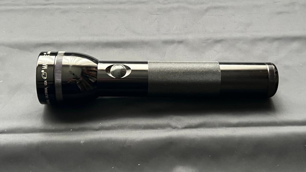 Mag-Lite zaklamp, zwart, robuust en betrouwbaar, Ophalen of Verzenden, Zo goed als nieuw, Batterij