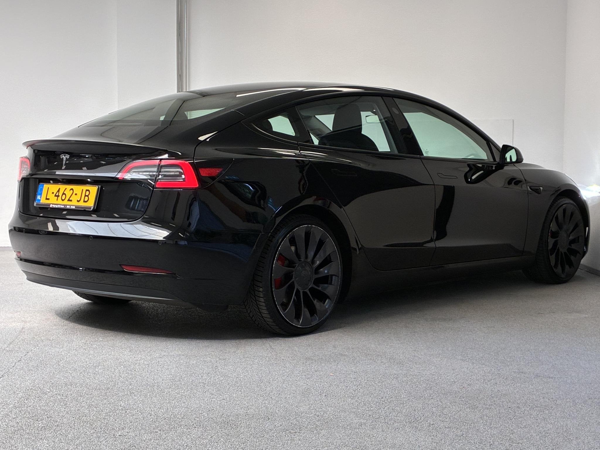 Tesla Model 3 Performance AWD 75 kWh | 99% SOH | PANO | LEDE, Auto's, Stof, Gebruikt, 547 km, 462 pk