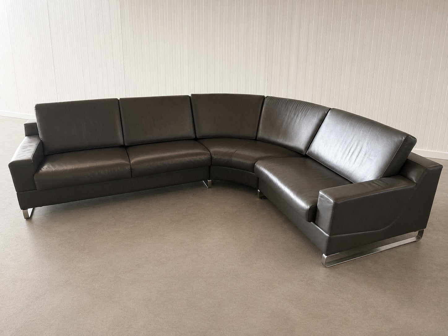 GRATIS LEVERING | LEOLUX CUNO HOEKBANK | ZEER GOEDE STAAT, 250 tot 300 cm, Design hoekbank, Hoekbank, Leer