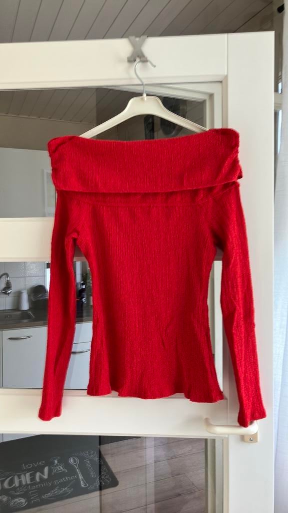 Zara rood stretch crepe schouder shirt mt L, Kleding | Dames, Maat 38/40 (M), Ophalen of Verzenden, Zo goed als nieuw, Korte mouw