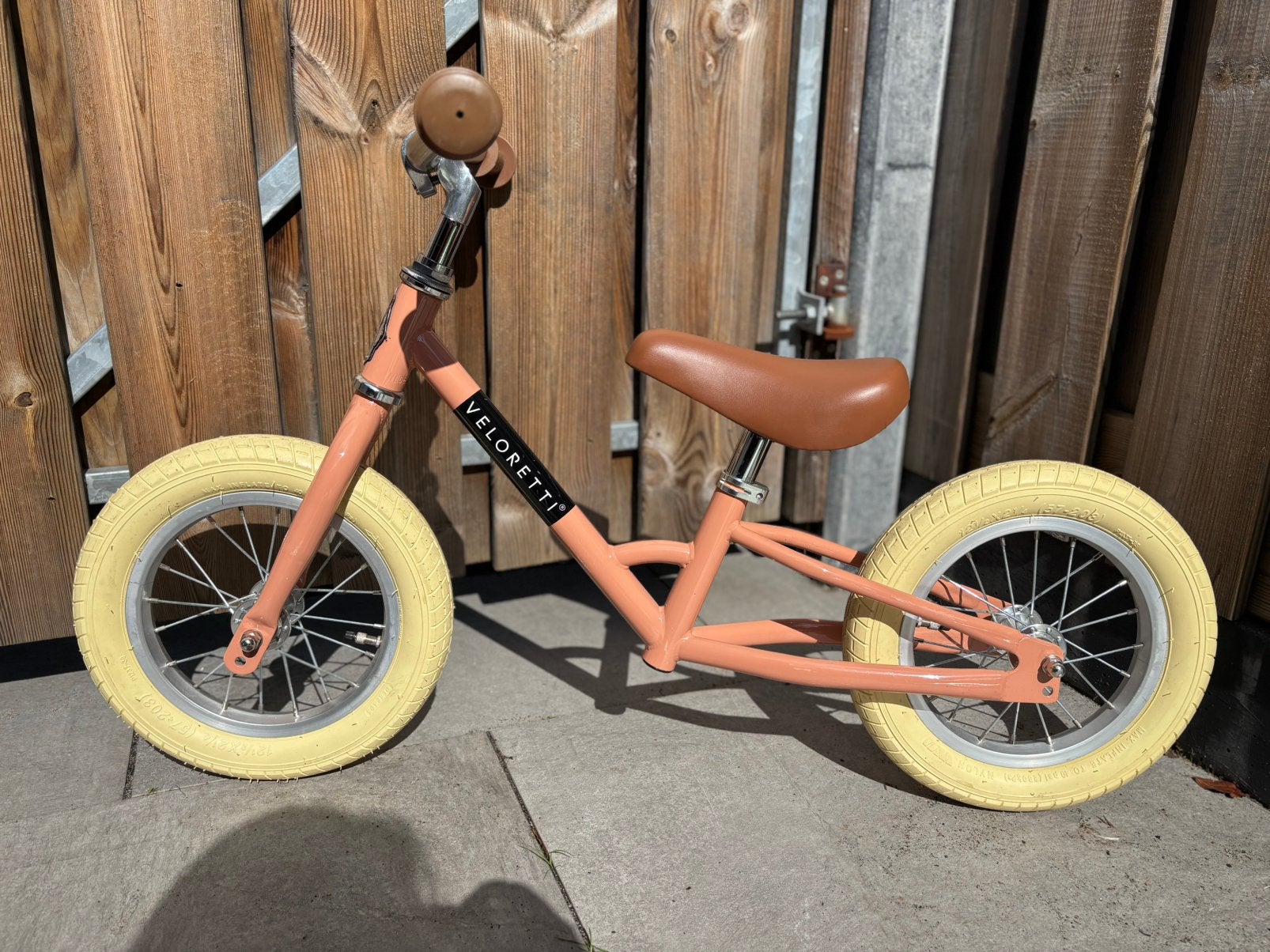 Veloretti mini 12 inch blazing salmon loopfiets, Ophalen, Zo goed als nieuw, Loopfiets