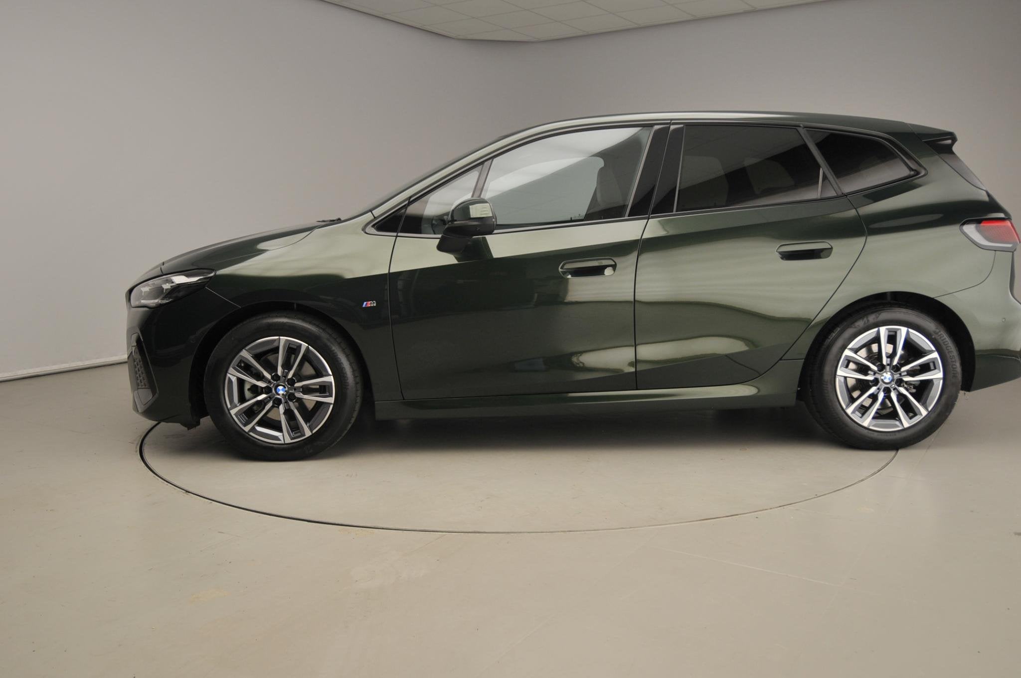 BMW 2 Serie Active Tourer 220i | M-Sportpakket | LED | Leder, Auto's, Dealer onderhouden, Gebruikt, Euro 6, Met garantie (alle)