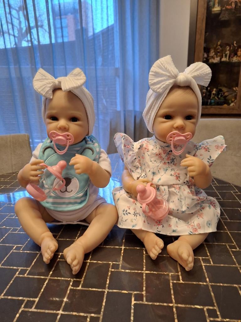 Reborn babypoppen tweeling met accessoires, Ophalen of Verzenden, Zo goed als nieuw, Babypop