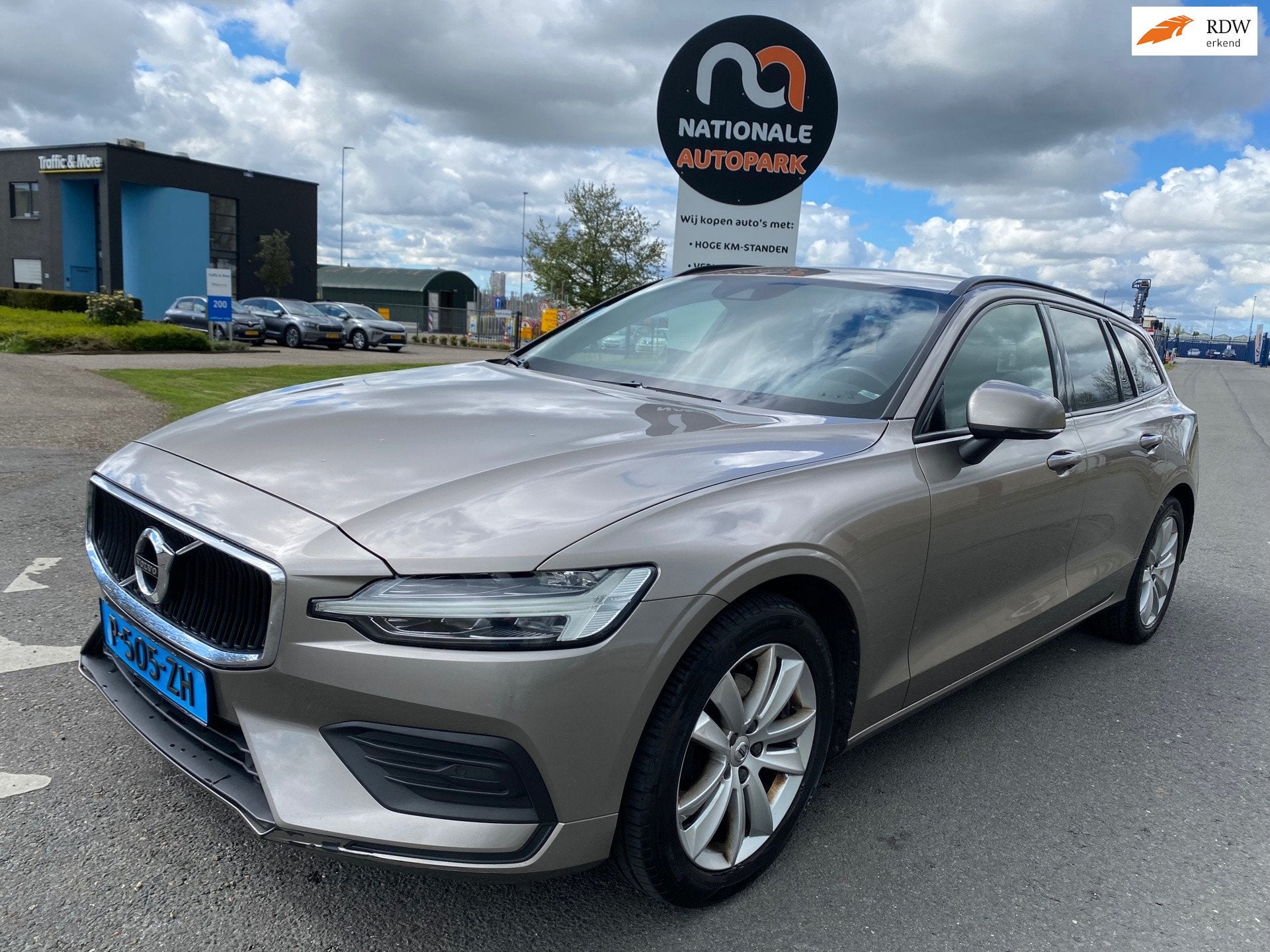 Volvo V60 2019 * 2.0 D3 * AUTOMAAT * LED * NOODLOOP ROETFILT, Auto's, Euro 6, 4 cilinders, Diesel, 22 km/l