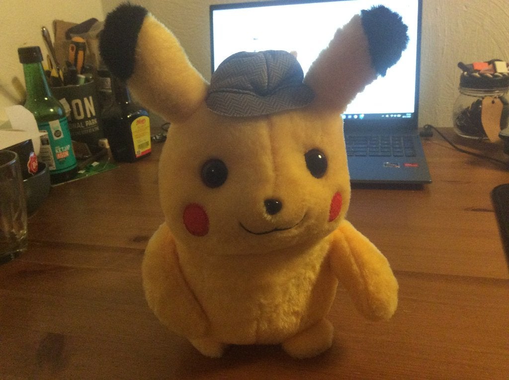 Detective Pikachu knuffel 20 cm, Pokémon, Ophalen of Verzenden, Overige typen
