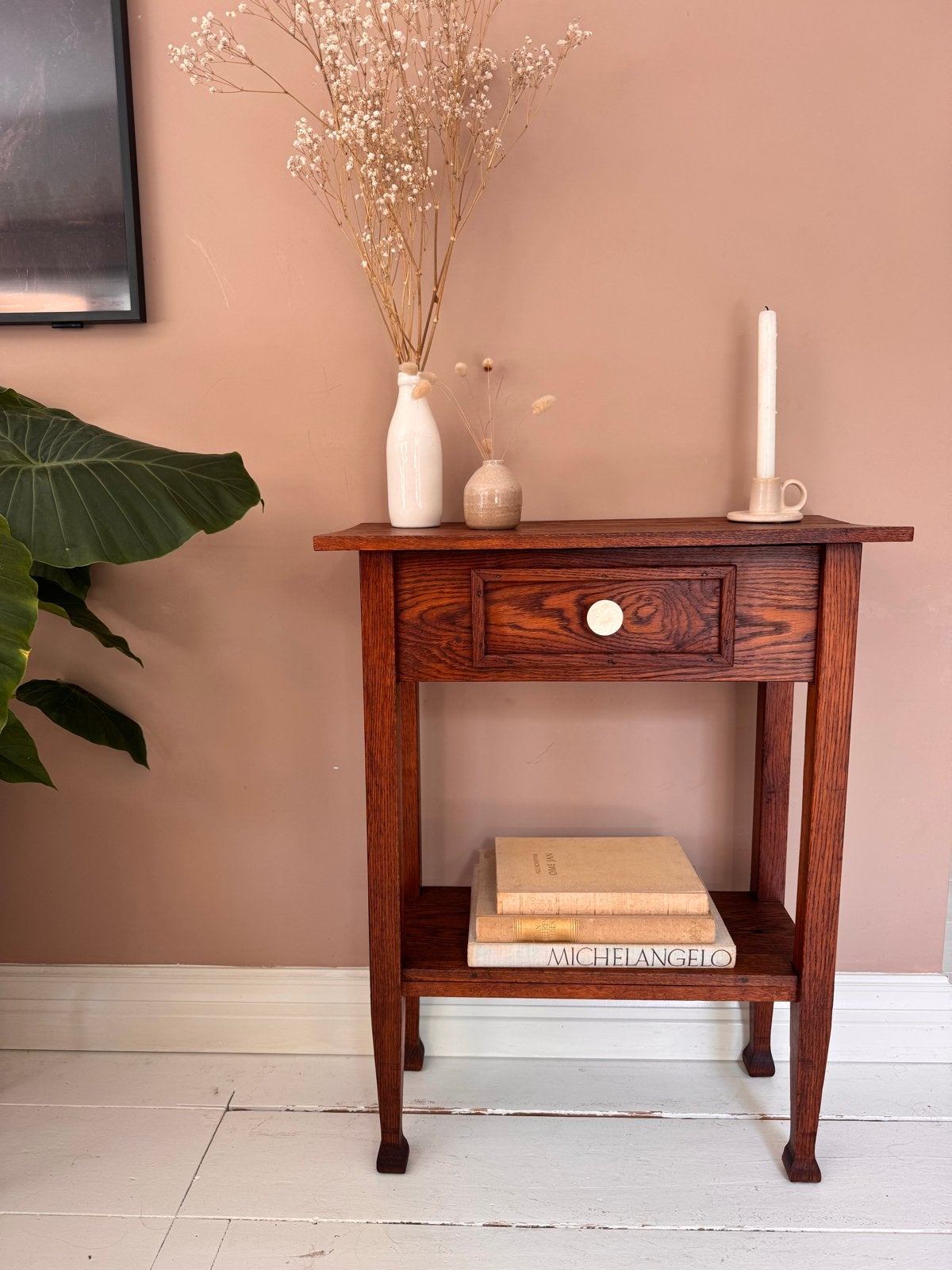 Vintage Eikenhouten Bijzettafel met Lade en Stenen Knop, Huis en Inrichting, Kasten | Dressoirs, Ophalen