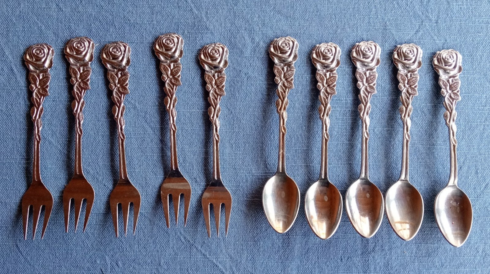 Set van 10 vintage zilverkleurige rozenbestekjes, Antiek en Kunst, Antiek | Bestek, Ophalen of Verzenden