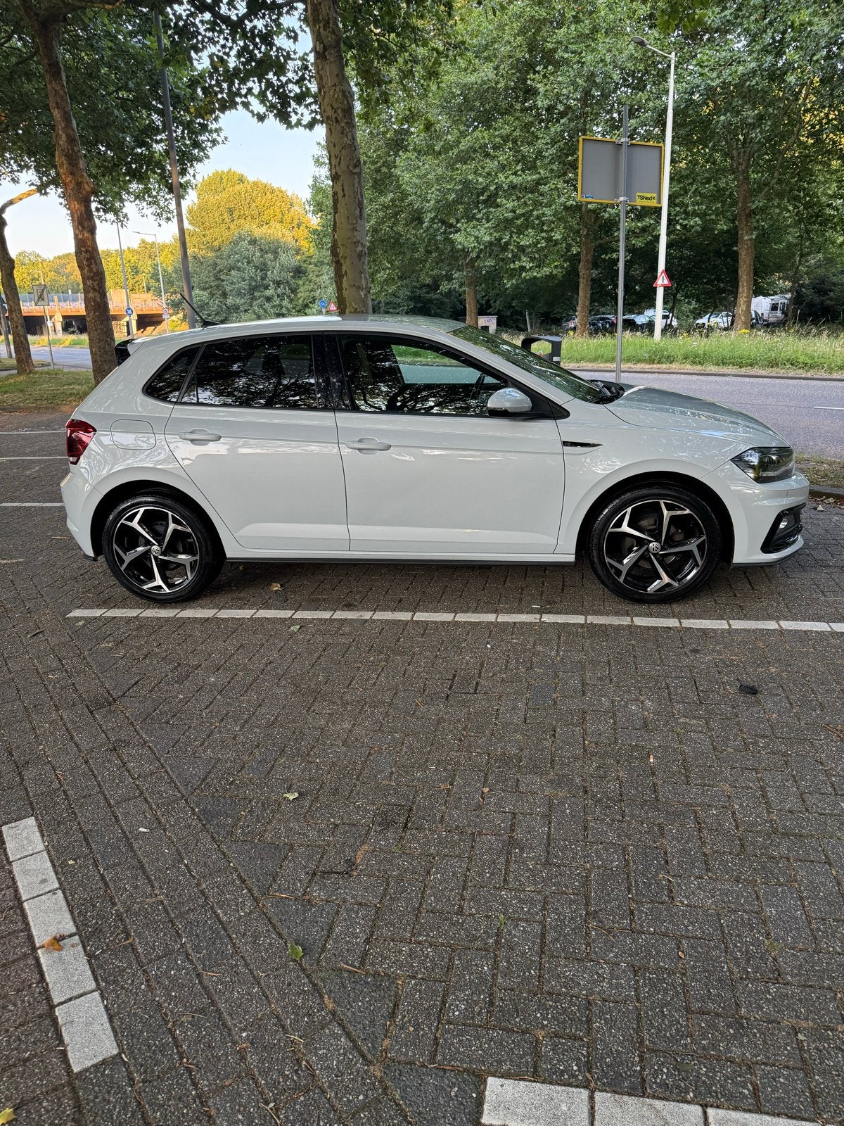 Volkswagen Polo 1.0 TSI 95pk 7-DSG 2018 Wit, Auto's, 40 €/maand, 95 pk, Wit, Particulier
