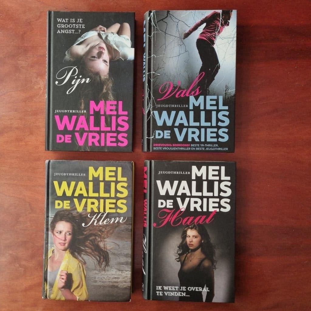 Mel Wallis de Vries (4x), Nieuw, Ophalen of Verzenden, Mel Wallis de Vries, Fictie