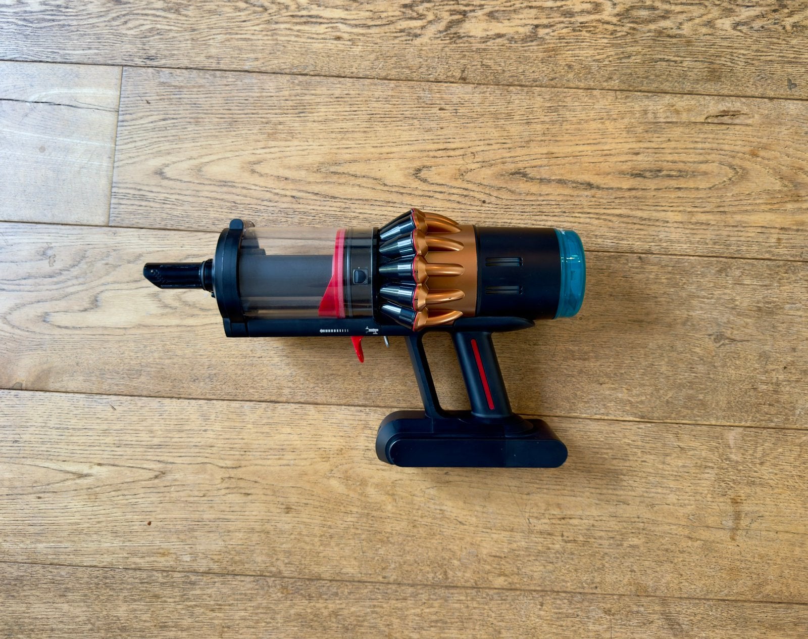 Foto 5 van NIEUWSTAAT Dyson V16 Piston Animal Submarine 14 MND GARANTIE
