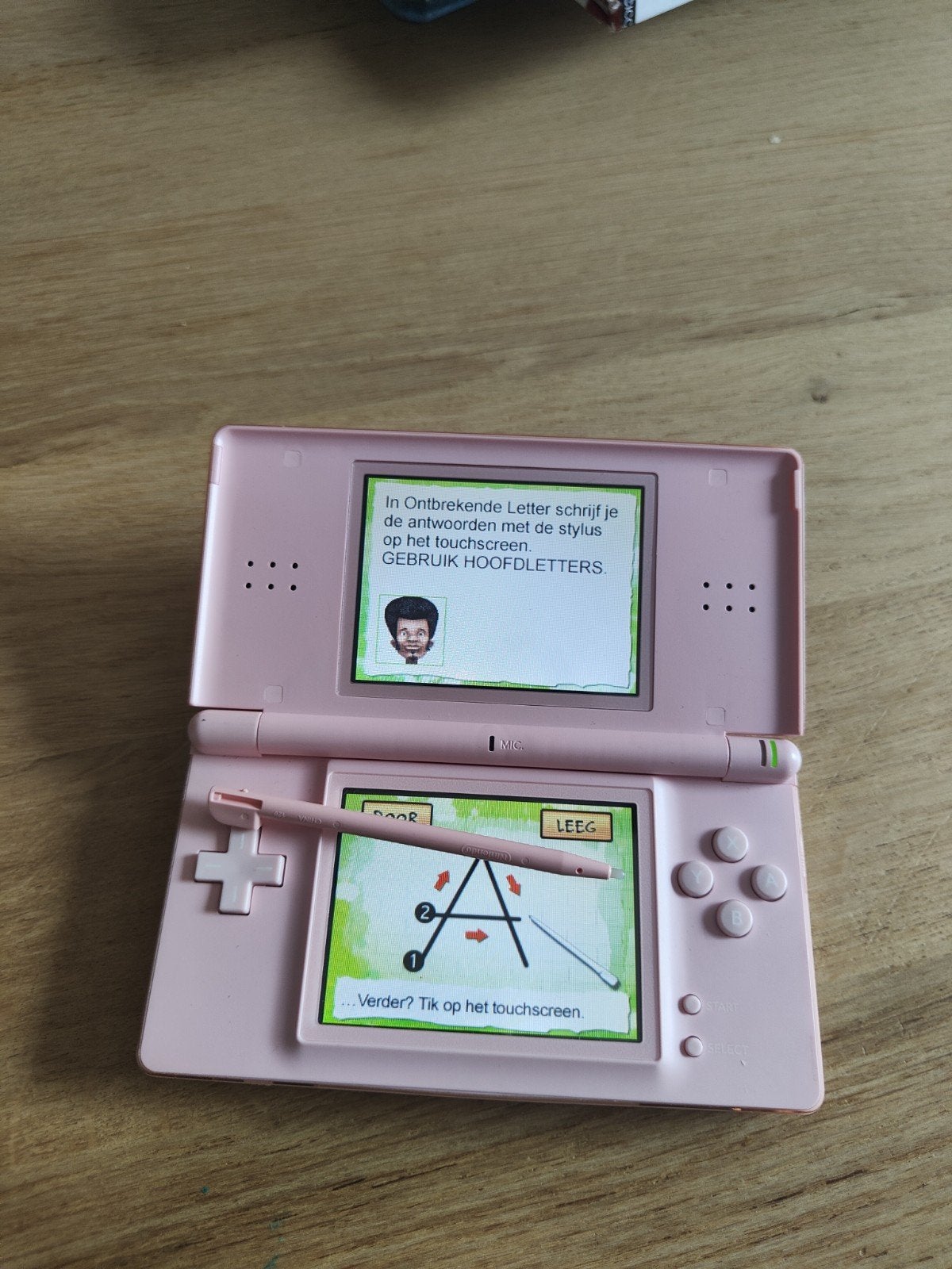 Nintendo DS Lite roze met My Word Coach Junior, Spelcomputers en Games, Spelcomputers | Nintendo DS, Ophalen of Verzenden, Roze