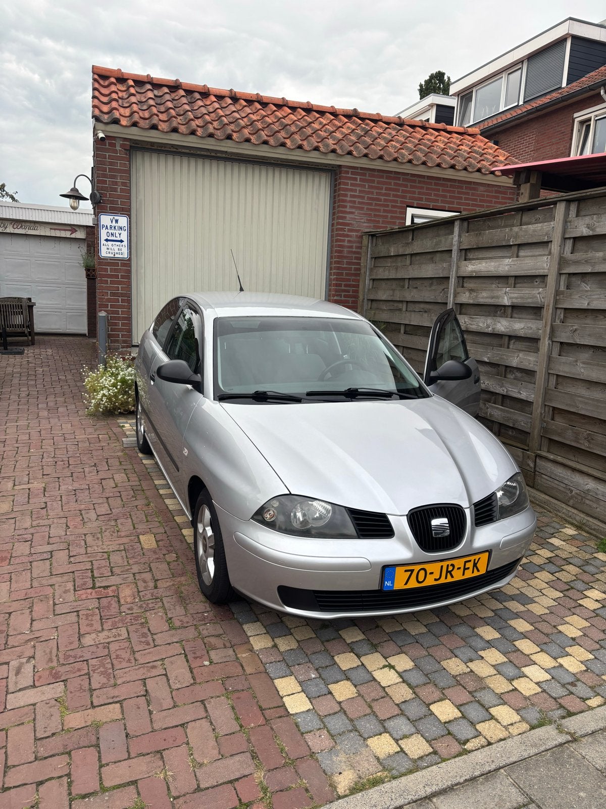 Seat Ibiza 1.4 16V 55KW 2002 Grijs, Auto's, Voorwielaandrijving, 74 pk, 4 cilinders, Ibiza