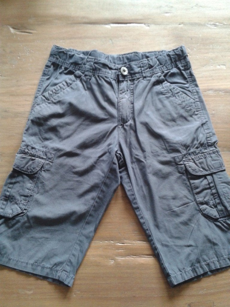 Maat 152 Grijze jongens korte broek van WE, Broek, Gebruikt, WE, Ophalen of Verzenden